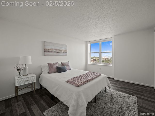 250 E HARBORTOWN Drive 1405, Detroit, MI 48207