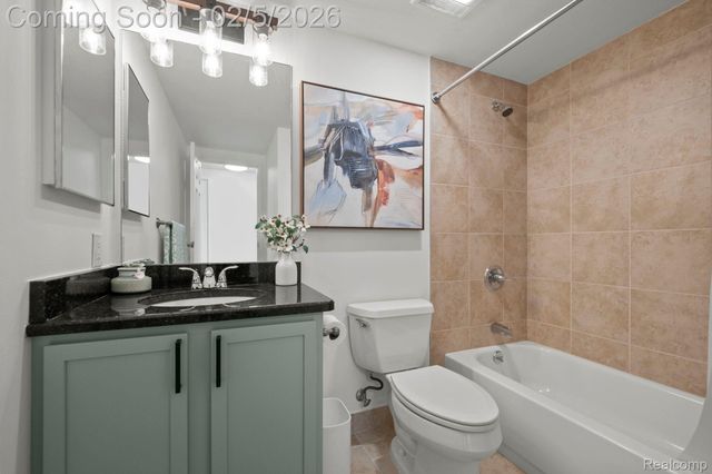 250 E HARBORTOWN Drive 1405, Detroit, MI 48207