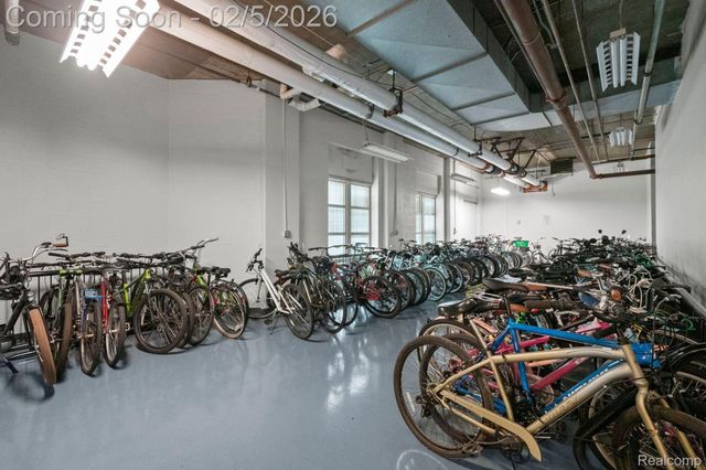 250 E HARBORTOWN Drive 1405, Detroit, MI 48207