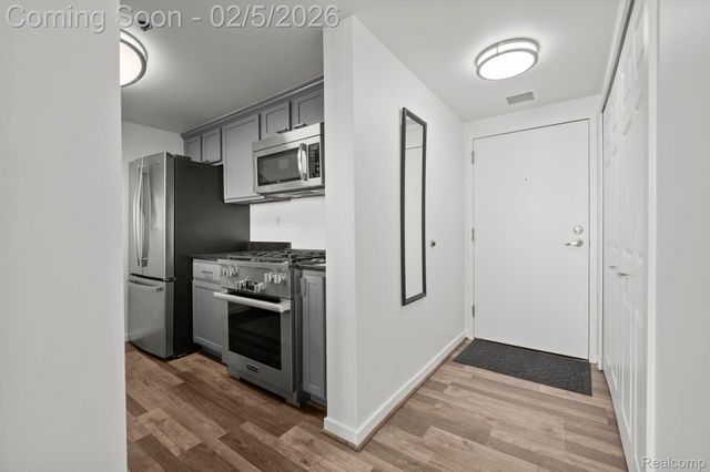 250 E HARBORTOWN Drive 1405, Detroit, MI 48207