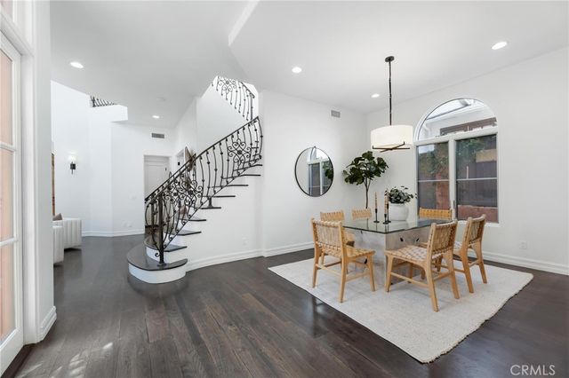 2516 Walnut Avenue, Manhattan Beach, CA 90266