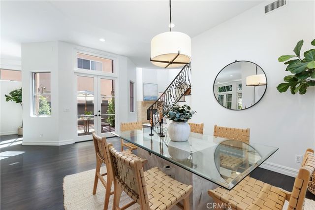2516 Walnut Avenue, Manhattan Beach, CA 90266