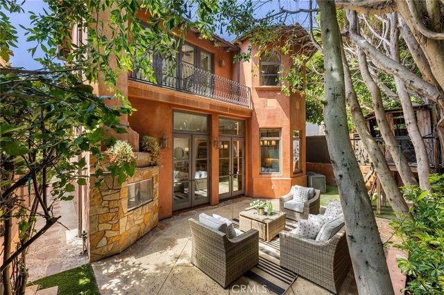 2516 Walnut Avenue, Manhattan Beach, CA 90266