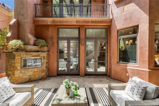 2516 Walnut Avenue, Manhattan Beach, CA 90266