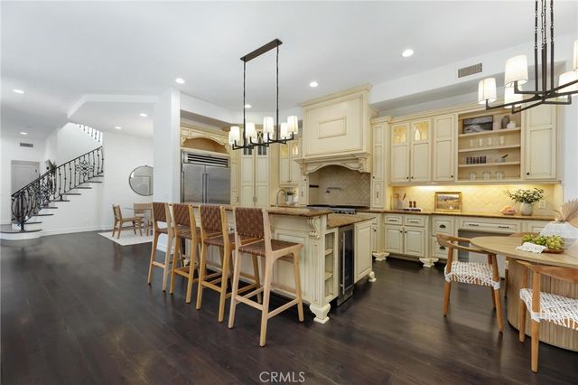 2516 Walnut Avenue, Manhattan Beach, CA 90266