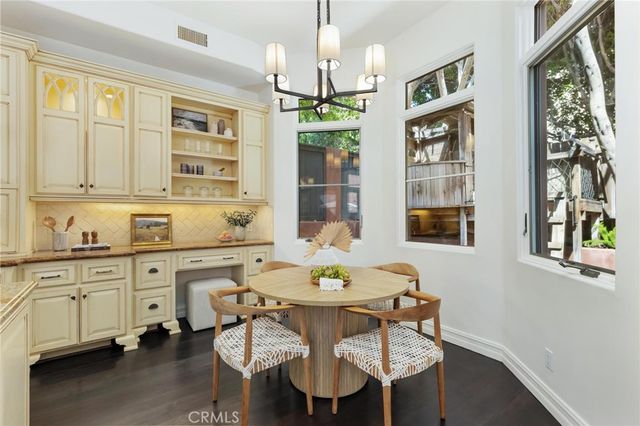 2516 Walnut Avenue, Manhattan Beach, CA 90266