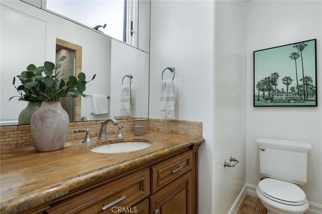 2516 Walnut Avenue, Manhattan Beach, CA 90266
