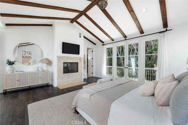 2516 Walnut Avenue, Manhattan Beach, CA 90266