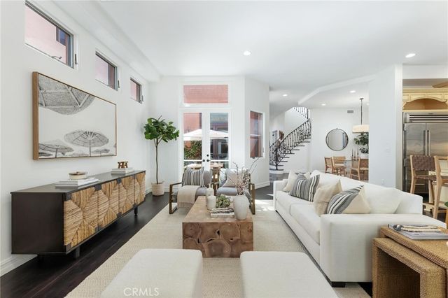 2516 Walnut Avenue, Manhattan Beach, CA 90266