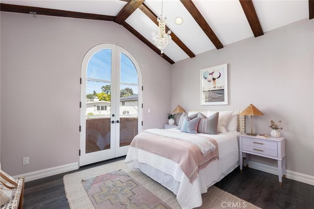 2516 Walnut Avenue, Manhattan Beach, CA 90266