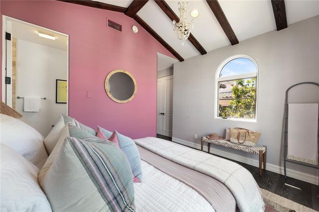 2516 Walnut Avenue, Manhattan Beach, CA 90266