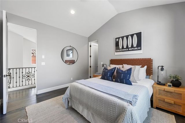 2516 Walnut Avenue, Manhattan Beach, CA 90266