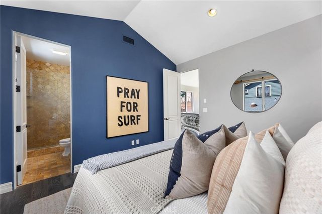 2516 Walnut Avenue, Manhattan Beach, CA 90266