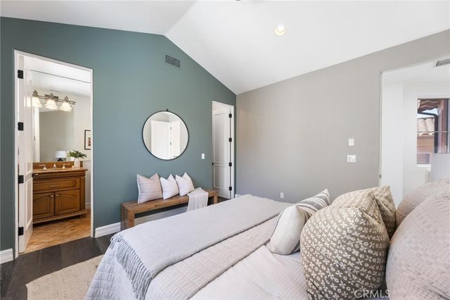 2516 Walnut Avenue, Manhattan Beach, CA 90266