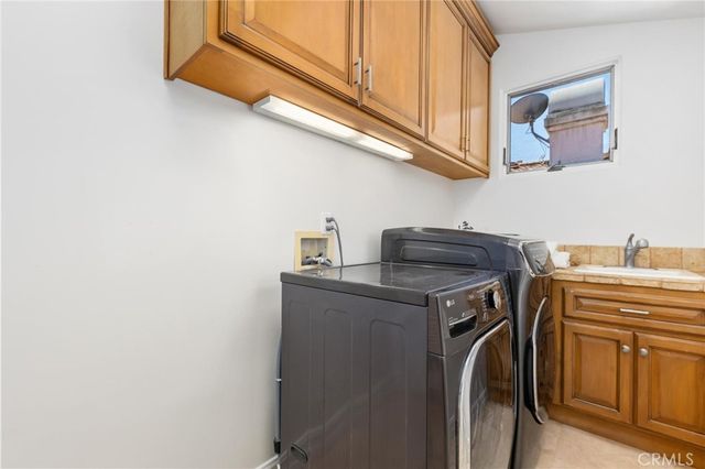 2516 Walnut Avenue, Manhattan Beach, CA 90266
