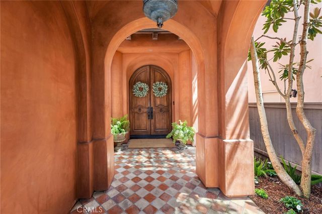 2516 Walnut Avenue, Manhattan Beach, CA 90266