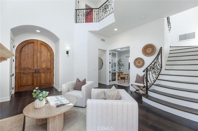 2516 Walnut Avenue, Manhattan Beach, CA 90266