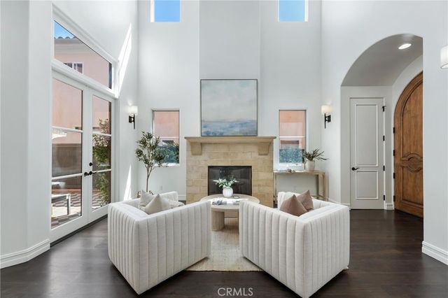 2516 Walnut Avenue, Manhattan Beach, CA 90266