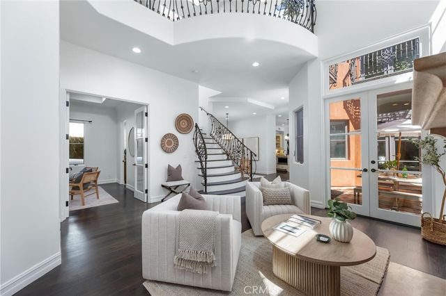 2516 Walnut Avenue, Manhattan Beach, CA 90266
