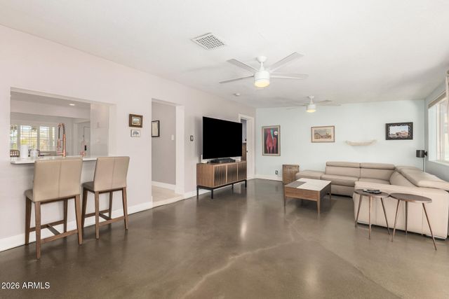 6811 N 11TH Place, Phoenix, AZ 85014