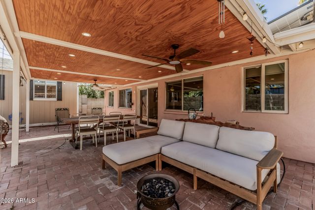 6811 N 11TH Place, Phoenix, AZ 85014