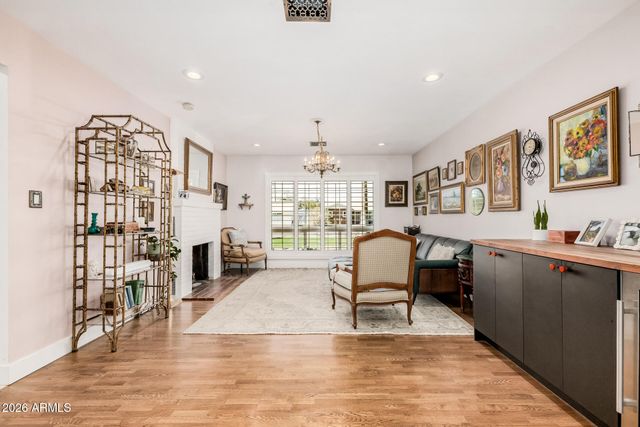 6811 N 11TH Place, Phoenix, AZ 85014