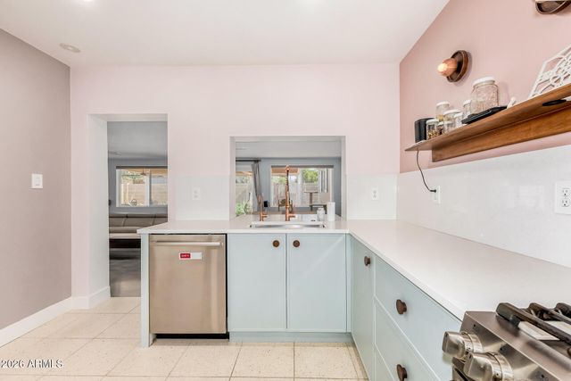 6811 N 11TH Place, Phoenix, AZ 85014