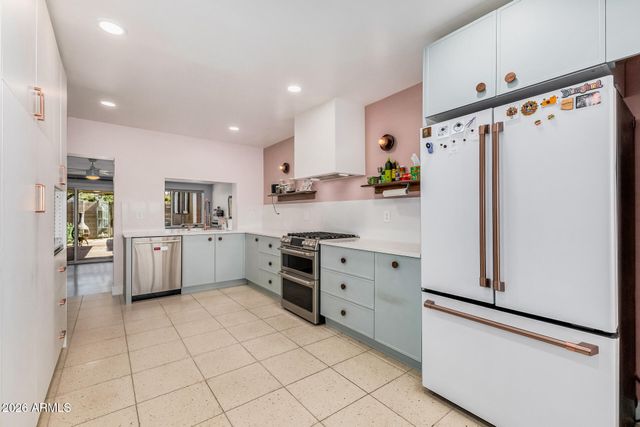 6811 N 11TH Place, Phoenix, AZ 85014