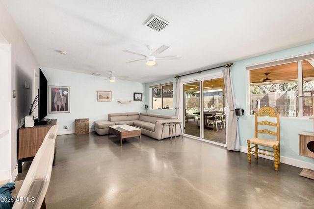 6811 N 11TH Place, Phoenix, AZ 85014