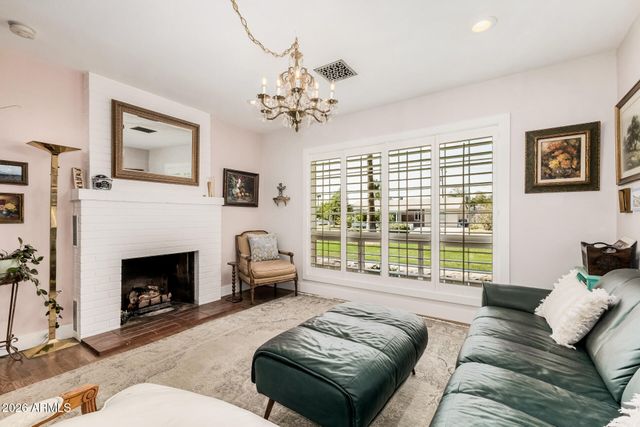 6811 N 11TH Place, Phoenix, AZ 85014