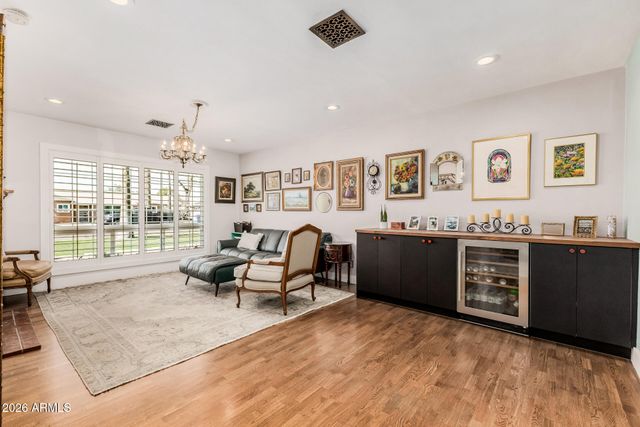 6811 N 11TH Place, Phoenix, AZ 85014