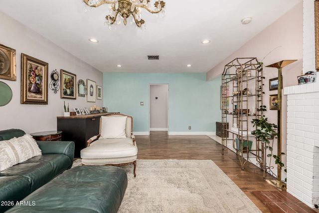 6811 N 11TH Place, Phoenix, AZ 85014