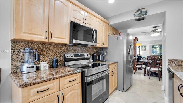 13000 SW 15th Ct 101U, Pembroke Pines, FL 33027