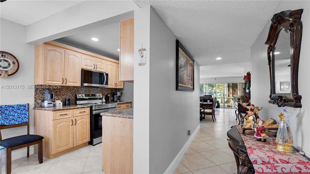 13000 SW 15th Ct 101U, Pembroke Pines, FL 33027