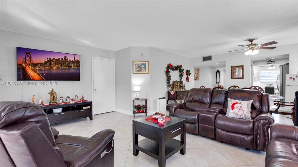 13000 SW 15th Ct 101U, Pembroke Pines, FL 33027