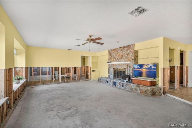 11929 W Riverhaven Drive, Homosassa, FL 34448