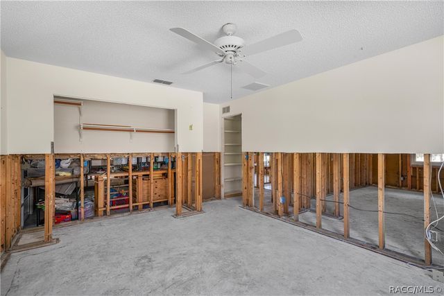 11929 W Riverhaven Drive, Homosassa, FL 34448