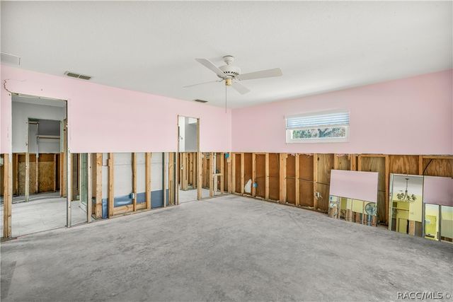 11929 W Riverhaven Drive, Homosassa, FL 34448