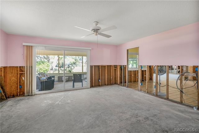 11929 W Riverhaven Drive, Homosassa, FL 34448