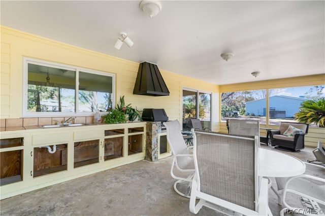 11929 W Riverhaven Drive, Homosassa, FL 34448