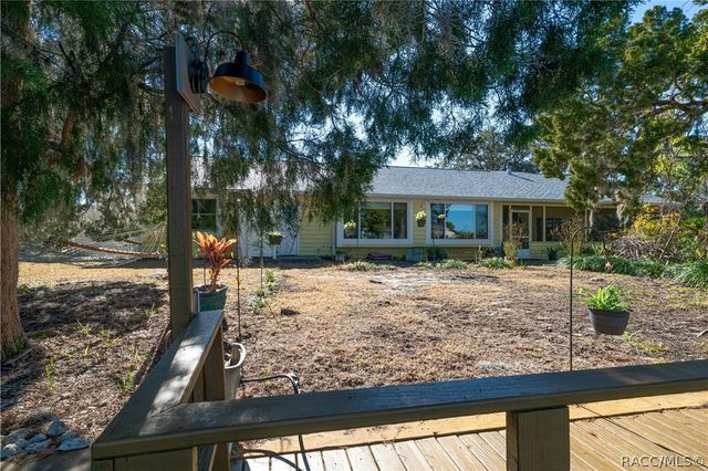 11929 W Riverhaven Drive, Homosassa, FL 34448