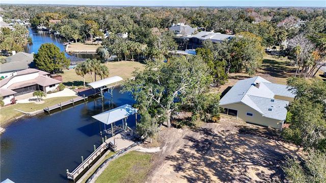 11929 W Riverhaven Drive, Homosassa, FL 34448