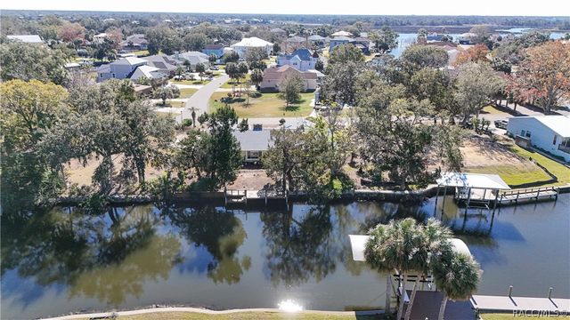 11929 W Riverhaven Drive, Homosassa, FL 34448