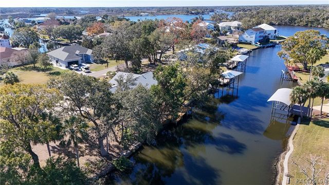 11929 W Riverhaven Drive, Homosassa, FL 34448