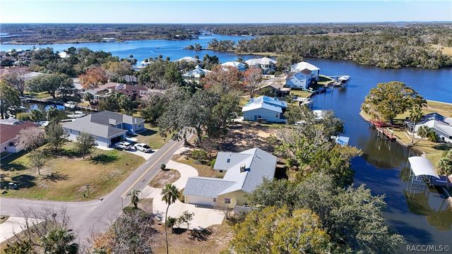 11929 W Riverhaven Drive, Homosassa, FL 34448