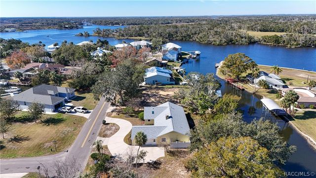 11929 W Riverhaven Drive, Homosassa, FL 34448