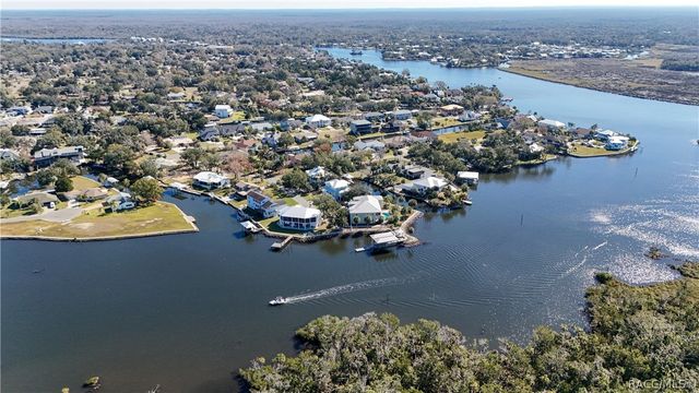 11929 W Riverhaven Drive, Homosassa, FL 34448