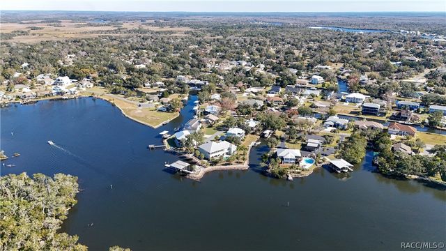 11929 W Riverhaven Drive, Homosassa, FL 34448