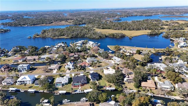 11929 W Riverhaven Drive, Homosassa, FL 34448