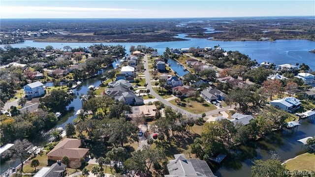 11929 W Riverhaven Drive, Homosassa, FL 34448